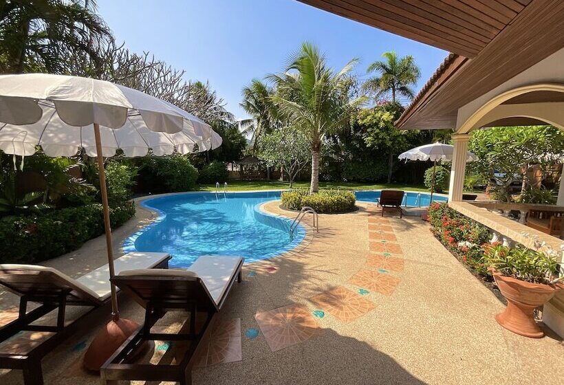 Coconut Paradise Holiday Villas
