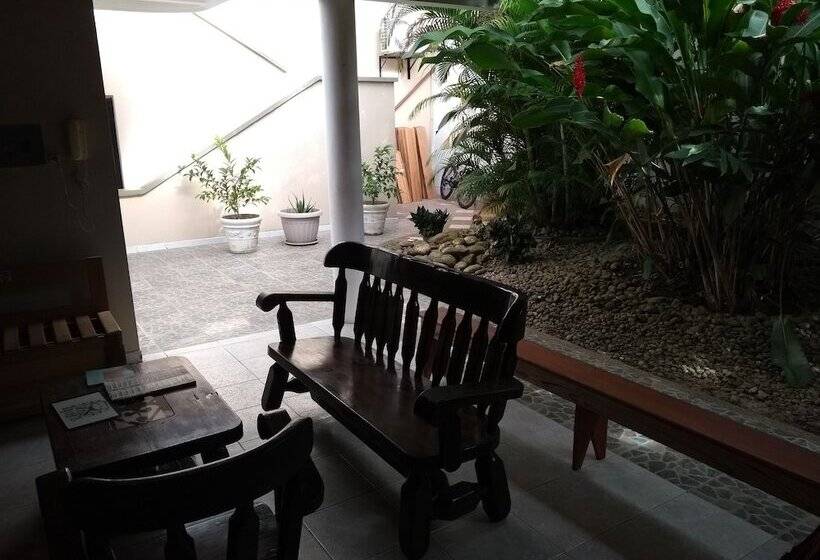 Hostal Hippilandia   Hostel