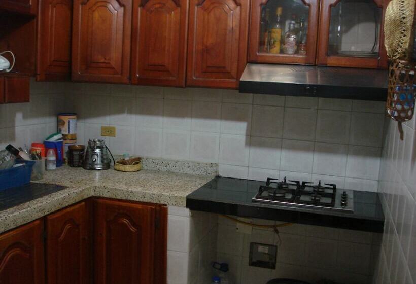 Hostal Hippilandia   Hostel