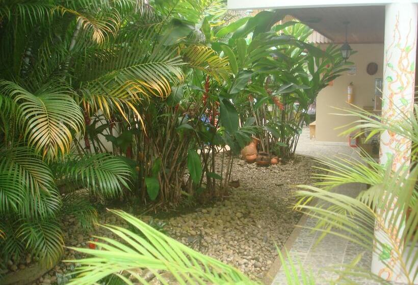 Hostal Hippilandia   Hostel