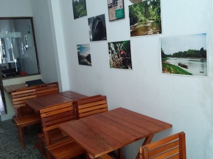 Hostal Hippilandia   Hostel