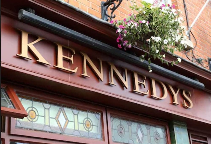 פונדק Kennedy S Pub Drumcondra