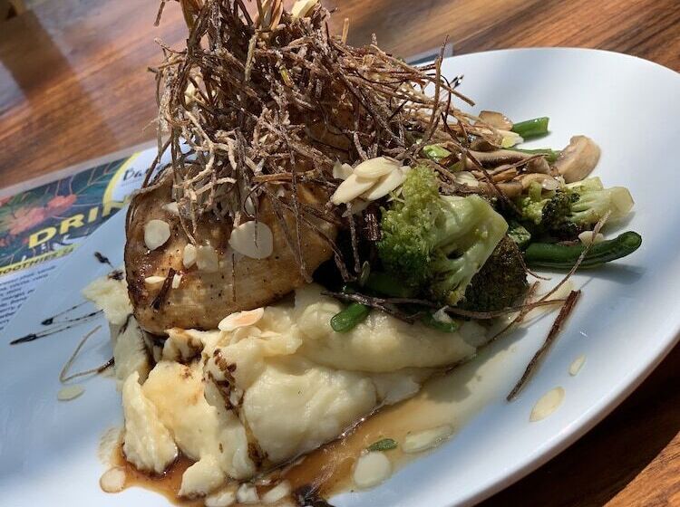 Отель Banana Beach