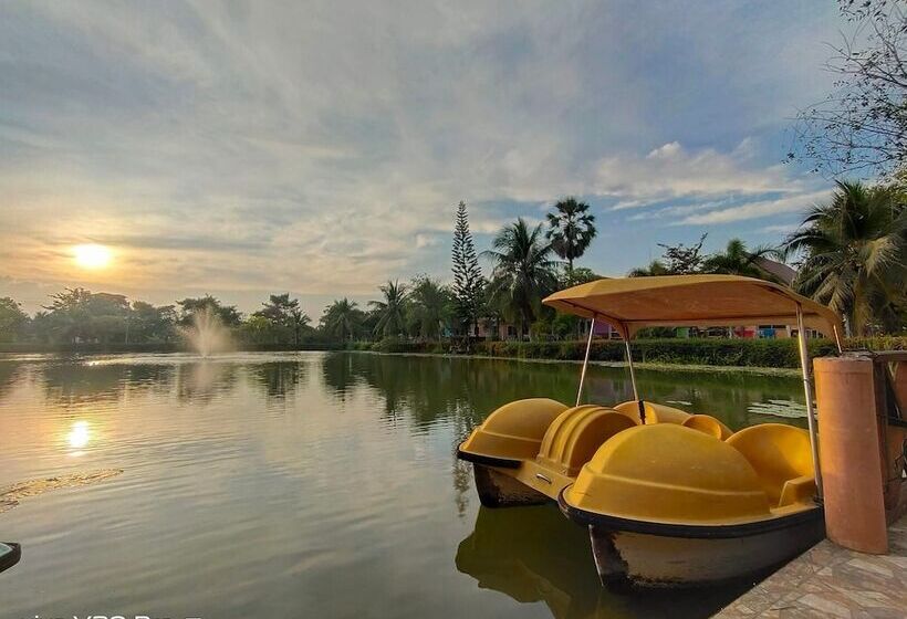 Отель Bangchong Marina Resort