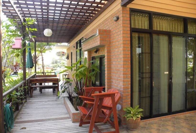 Отель Bangchong Marina Resort