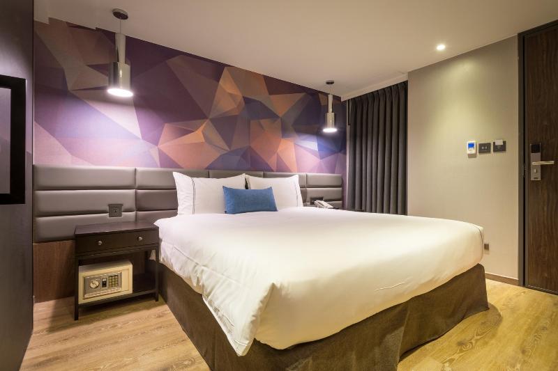 هتل Check Inn Taichung Wenxin Zhongqing