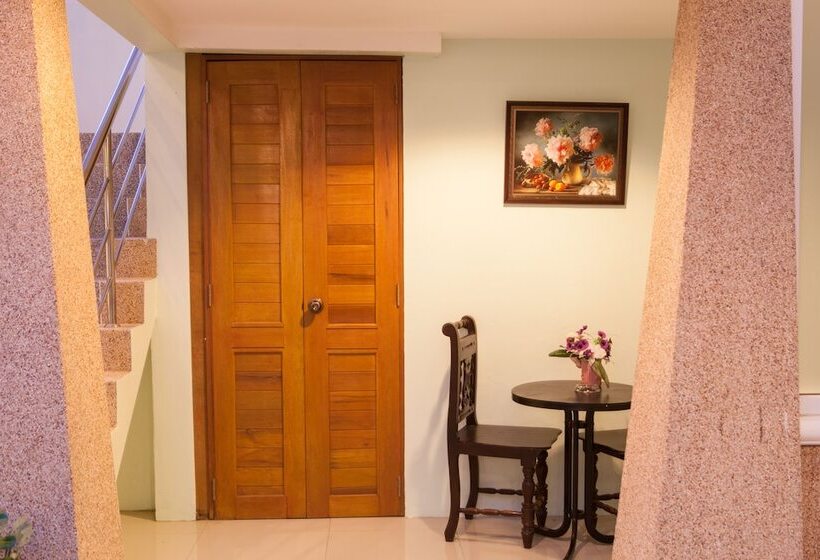 호텔 Fahsai Bay Villa