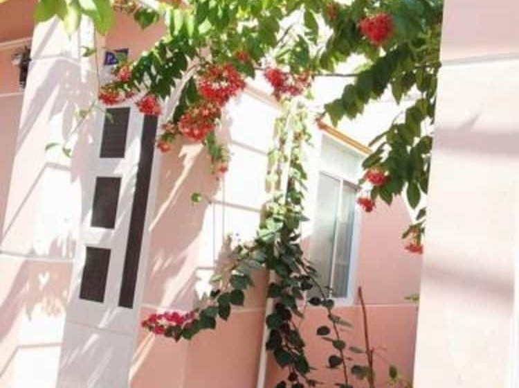 هتل Hana Resort & Bungalow