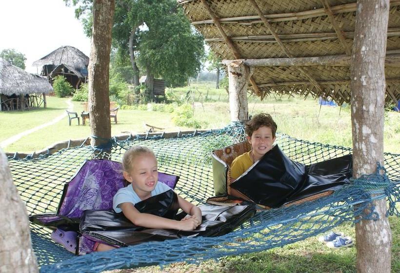 בית מלון כפרי Jungle House Yala