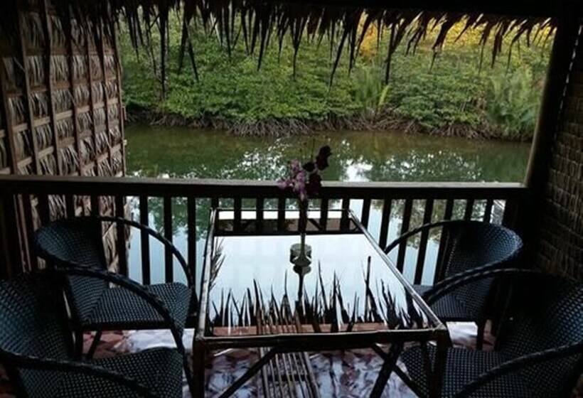 Отель Mangroves & More