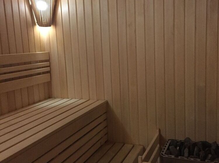 Отель Marton 20 Let Vlksm