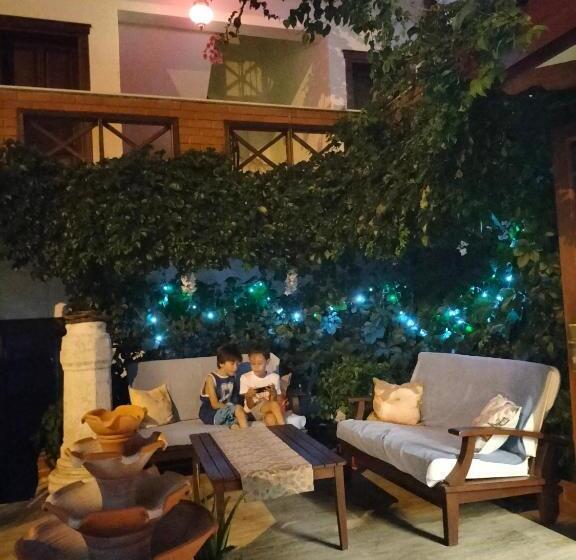 Отель Mary S House