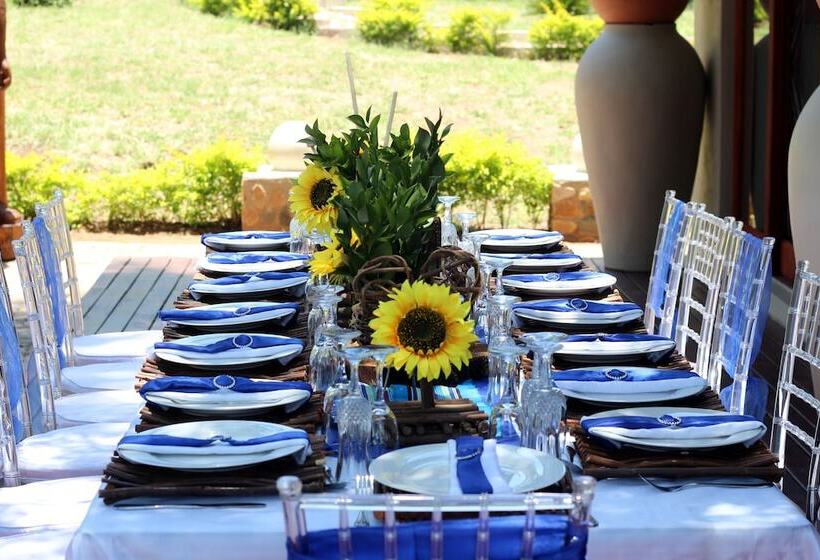 ホテル Nahakwe Lodge