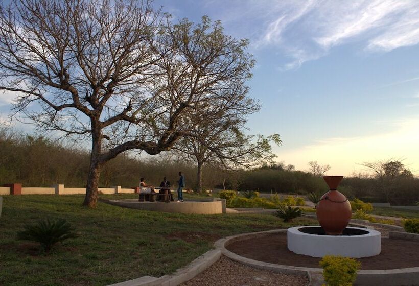 ホテル Nahakwe Lodge