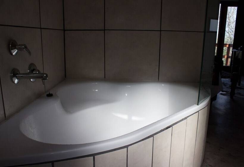 ホテル Nahakwe Lodge