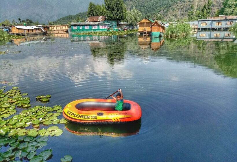 Hotel New Bul Bul Group Of Houseboats