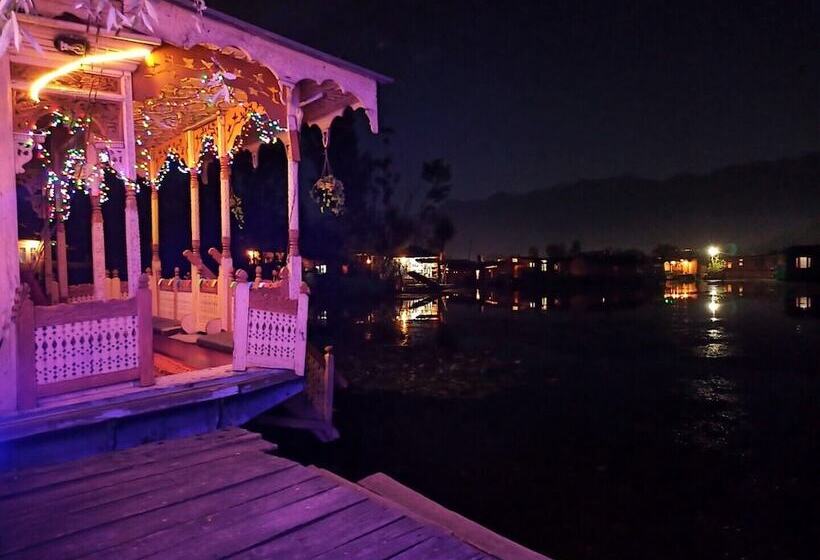 Hotel New Bul Bul Group Of Houseboats