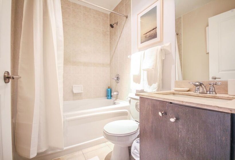 هتل Sarkar Suites Yorkville