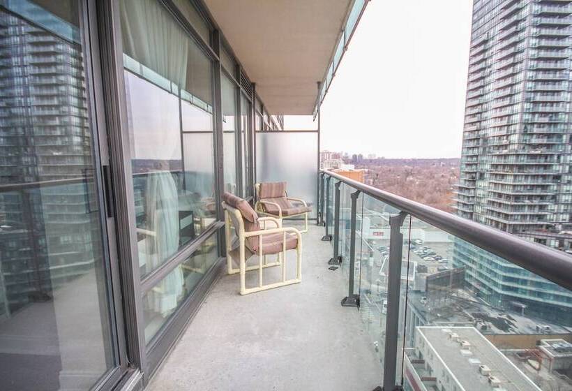 هتل Sarkar Suites Yorkville