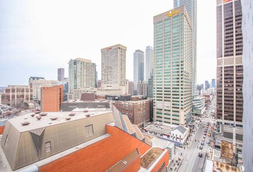 هتل Sarkar Suites Yorkville