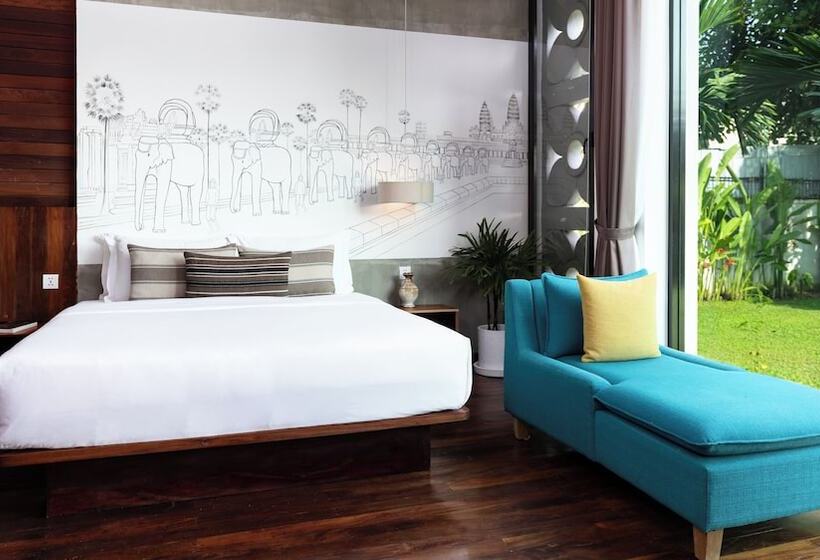 Отель Shintana Saya Residence