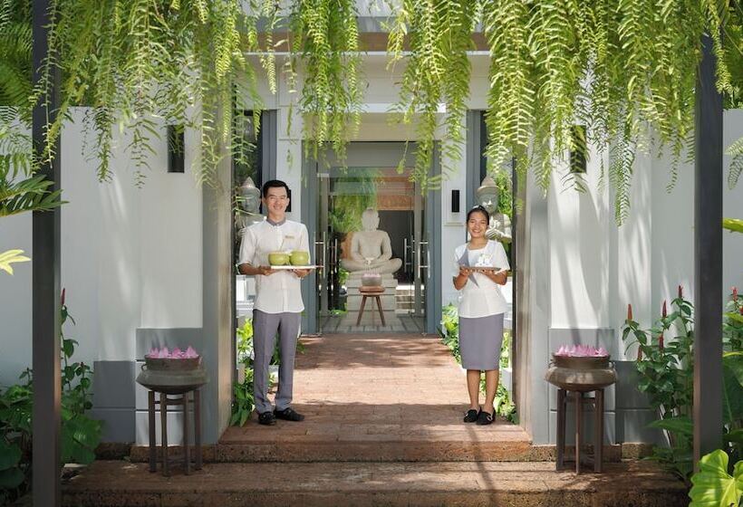 Отель Shintana Saya Residence