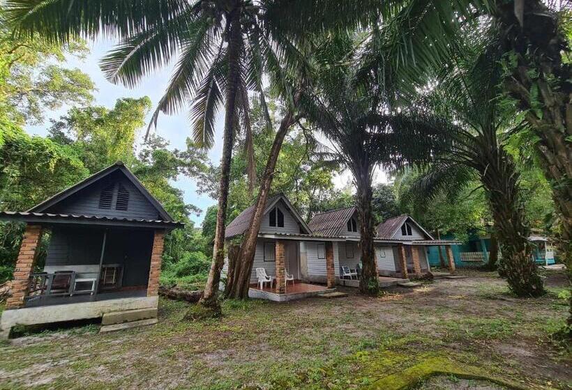 בית מלון כפרי Vijit Bungalow