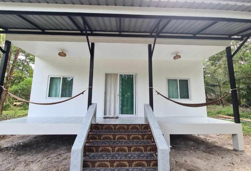 בית מלון כפרי Vijit Bungalow