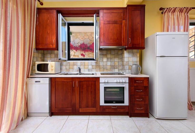 Il Tesori Dassia Villas