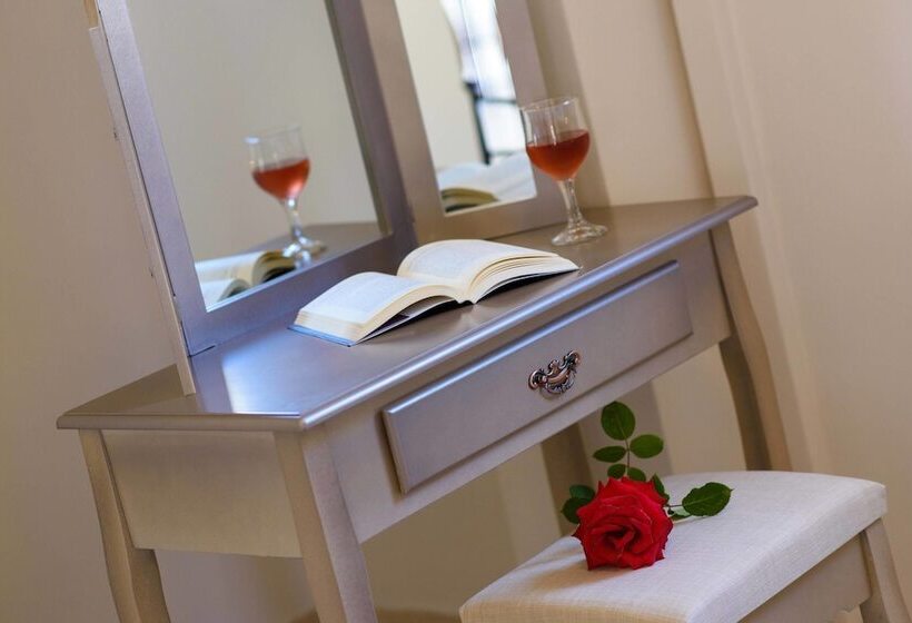 Il Tesori Dassia Villas