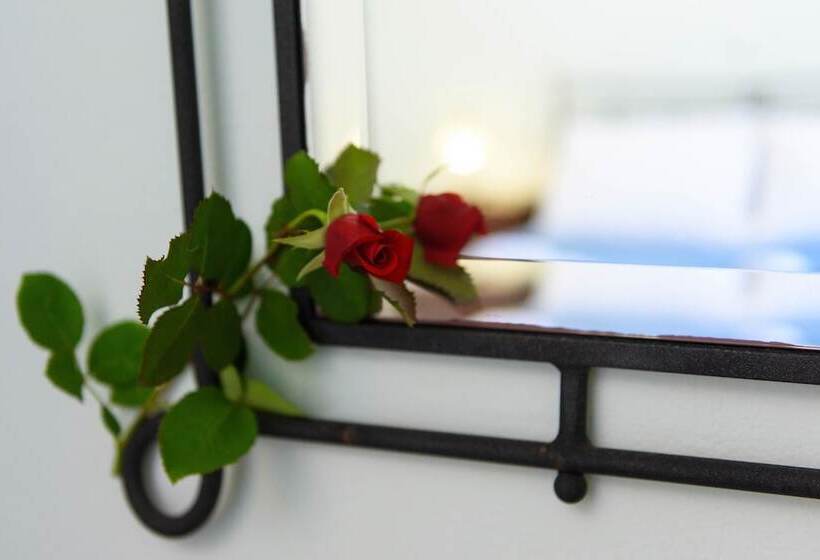 Il Tesori Dassia Villas