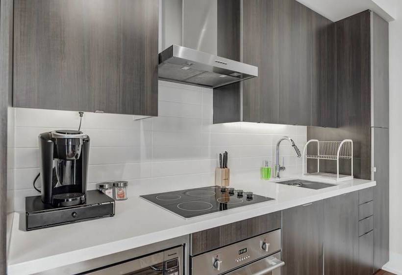 Noel Suites  John And Front St West