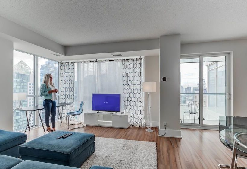 Noel Suites  John And Front St West