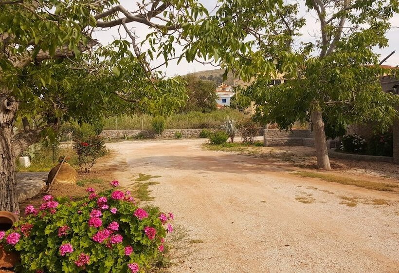 پانسیون Agroktima