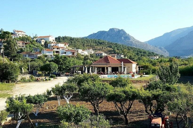 پانسیون Agroktima