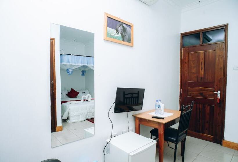 پانسیون Arusha Giraffe Lodge