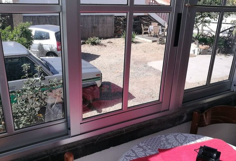 Пансион Holiday Home Emblema