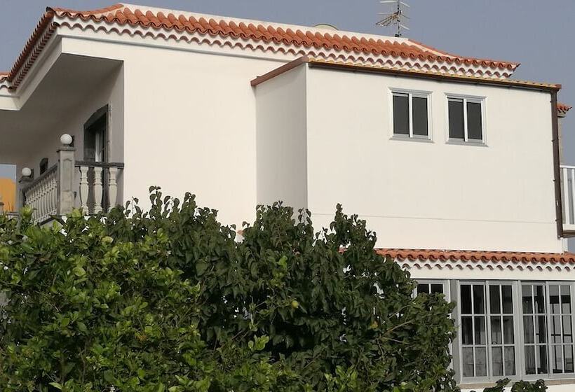 Пансион Holiday Home Emblema