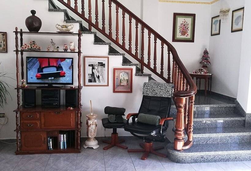 Пансион Holiday Home Emblema