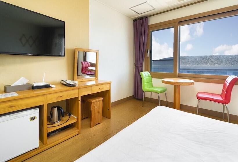 פנסיון Jeju Samda Hostel