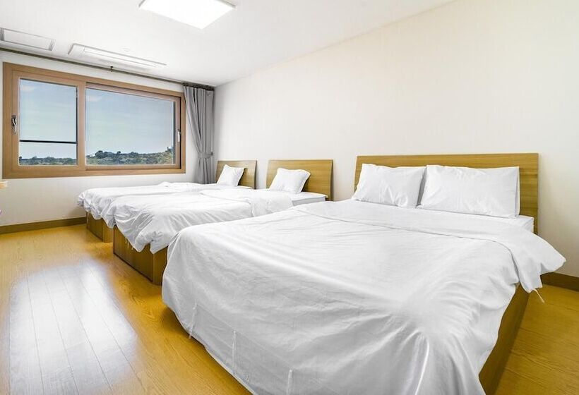 פנסיון Jeju Samda Hostel