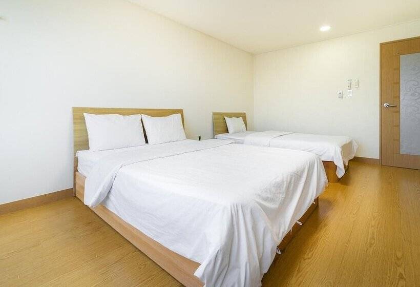 פנסיון Jeju Samda Hostel