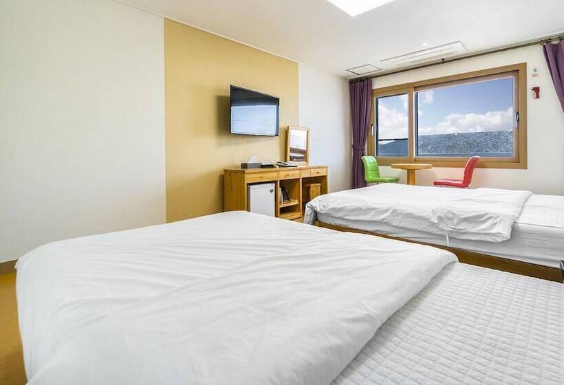 פנסיון Jeju Samda Hostel