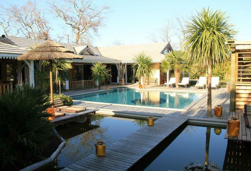 پانسیون La Varangue