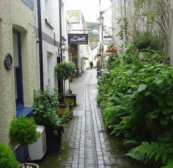 بنسيون The Old Bridge House