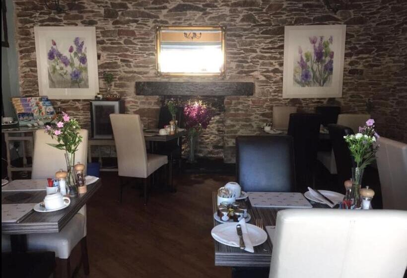 פנסיון The Old Bridge House