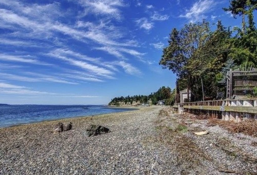 Sea Mist Waterfront B&b