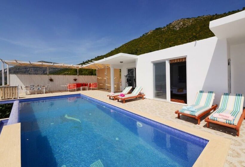 Villa Prize