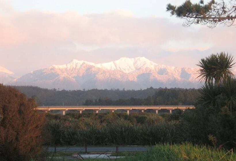 252 Beachside Motels & Holiday Park