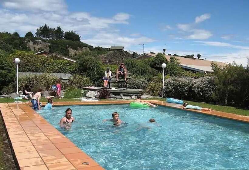 252 Beachside Motels & Holiday Park